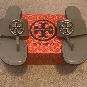 Tory Burch size 8.5 gray heron/ with silver logo sandals